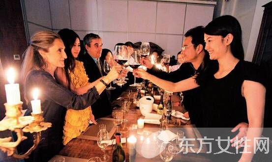 你須知曉的敬酒禮儀常識(shí)七要點(diǎn)