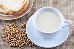 豆?jié){的好處和壞處 這4種人不宜喝豆?jié){