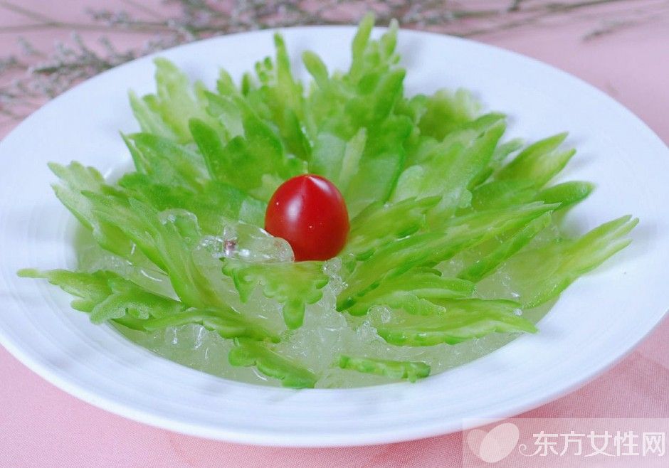 苦瓜的功效與作用 苦瓜泡水喝效果好過(guò)祛痘產(chǎn)品