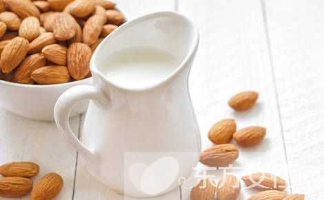 哪種脫脂牛奶好 脫脂牛奶與全脂牛奶的區(qū)別