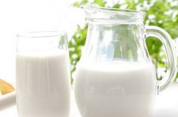 空腹喝牛奶好嗎 喝牛奶的好處你了解多少