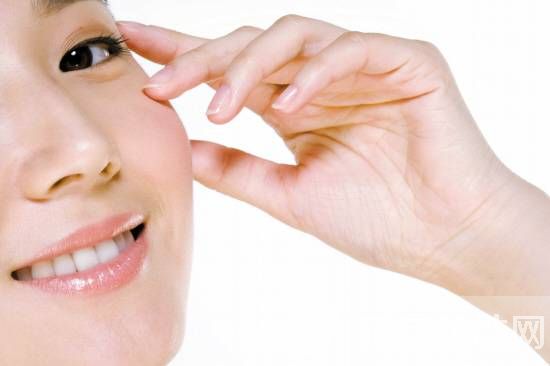 10招快速美白牙齒的方法 多吃含高維C水果也可美白