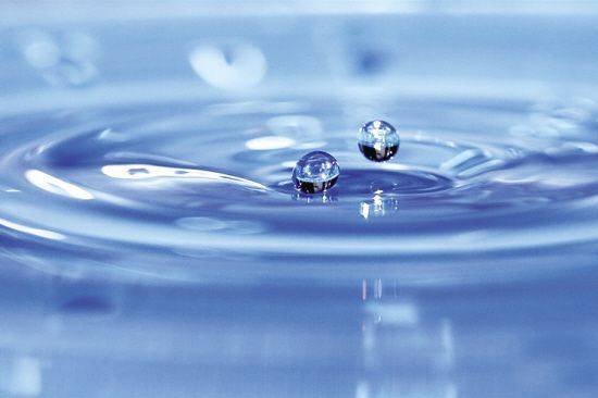 你還在喝桶裝水 那么這些常識(shí)你一定要知道