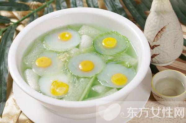 西瓜皮擦臉有什么好處 西瓜皮護(hù)膚效果居然這么好