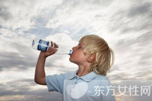 曬黑怎么快速變白 10個美白小偏方告訴你