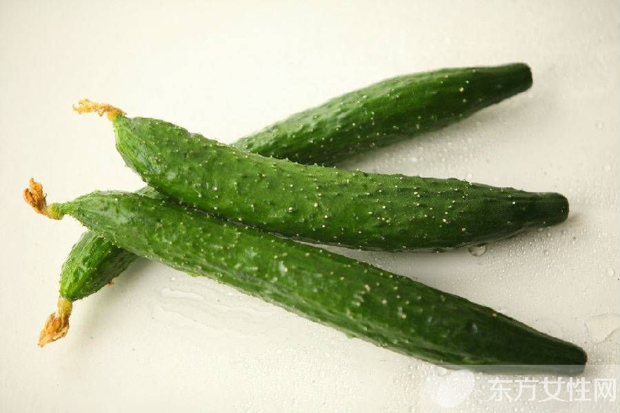 貼黃瓜片的好處有哪些 方法不對(duì)小心適得其反