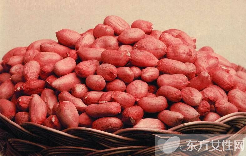 老醋泡花生的做法 吃花生的好處居然這么多哦