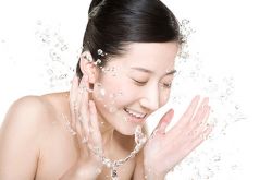 面部皮膚保養(yǎng)知識(shí) 8種最佳補(bǔ)水方法推薦