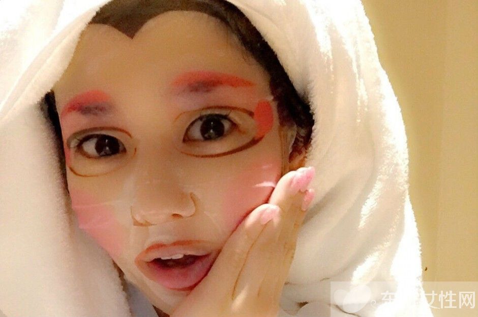 一天中敷面膜的最佳時(shí)間 這個(gè)點(diǎn)敷面膜等于毀容