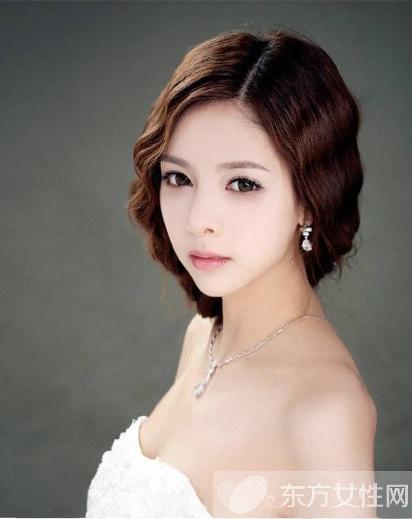 粉底膏怎么用 這些方法使粉底更加貼合肌膚