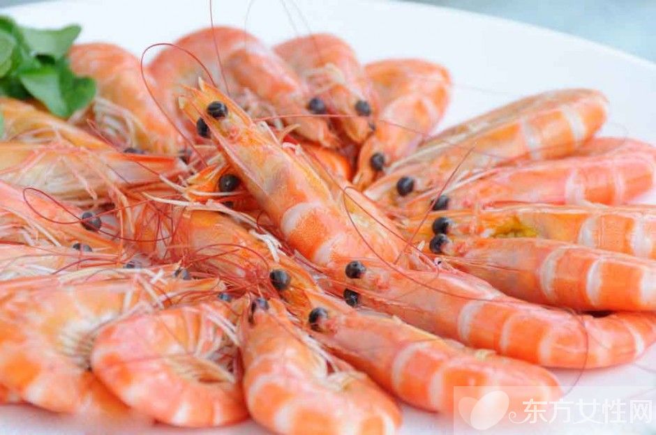 蝦和什么不能一起吃 出現(xiàn)這些反應(yīng)一定要及時(shí)就醫(yī)