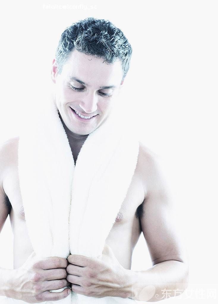 女人小便很黃怎么回事 怎么從尿的顏色看健康