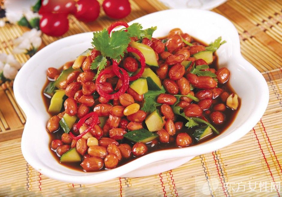 老醋泡花生的做法 吃花生的好處居然這么多哦