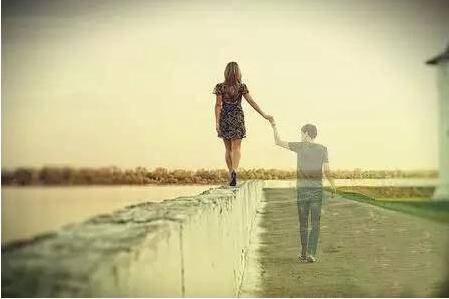 異地戀情侶經(jīng)常這么做 永不分手