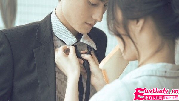 領(lǐng)導(dǎo)很熱情 我想被他 潛規(guī)則