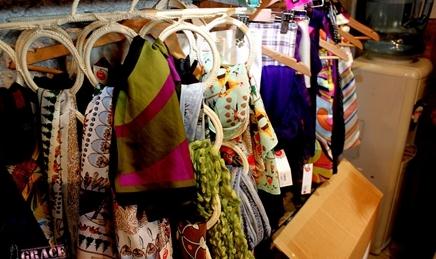 父親把事業(yè)交給我 找女人再婚 見面時她居然是我的。。。