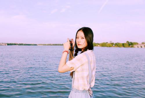 女人為什么會喜歡挽男人手臂 揭女性八大心理隱私