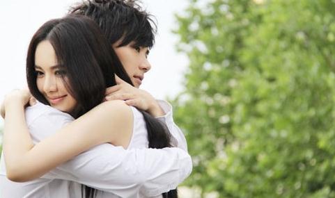 父親把事業(yè)交給我 找女人再婚 見面時她居然是我的。。。