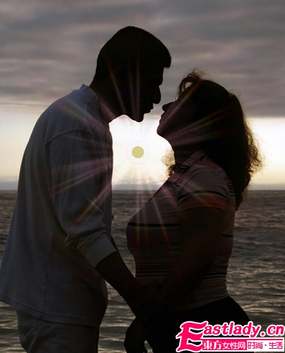 女秘書被潛規(guī)則當小三