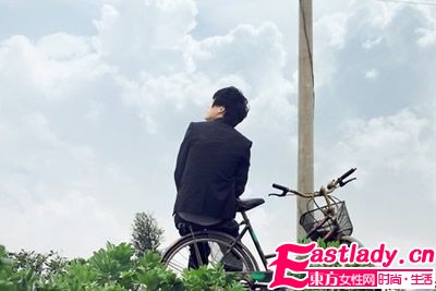 讓小秘書頭痛的一群色領導