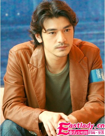 當(dāng)紅偶像明星 潛伏 婚姻  偽光棍 欺騙只為地位