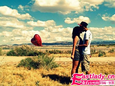 胸部太大總是招來(lái)女人嘲笑