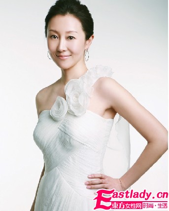 女星戲里戲外不懂檢點 圈內(nèi)公開演戲 搶男大戰(zhàn)