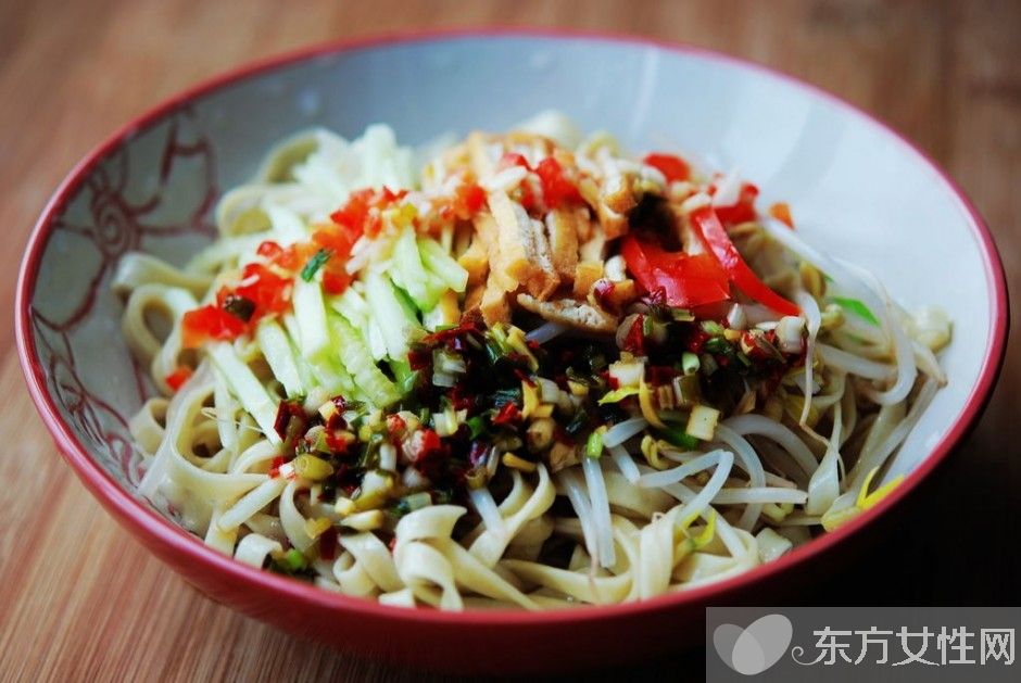 涼拌面的家常做法 讓美味停不下來