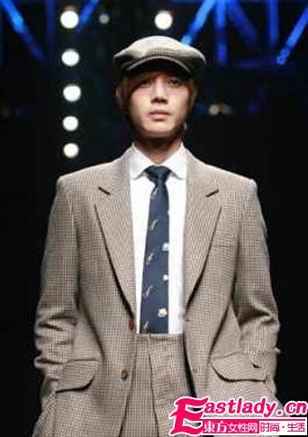 圈內(nèi)評(píng)估 鉆石男星  剩女提前預(yù)定最昂貴男星