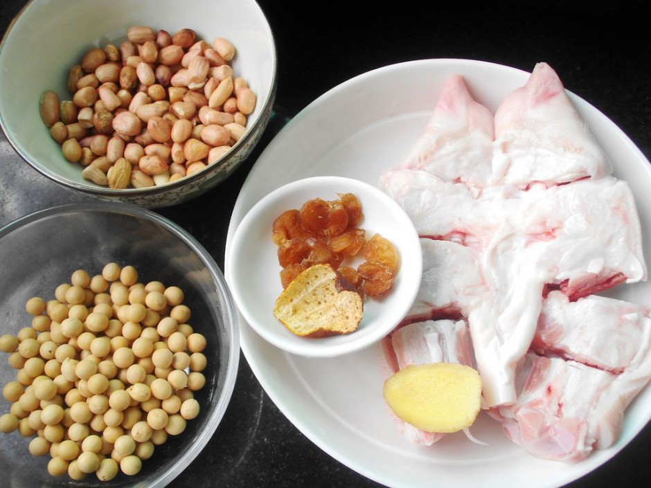 豬腳燉花生的兩大家常做法及營(yíng)養(yǎng)功效