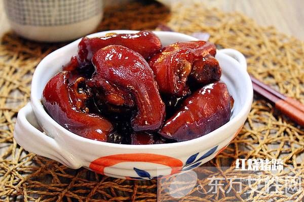 正宗紅燒豬蹄做法 紅亮軟糯美味又營養(yǎng)