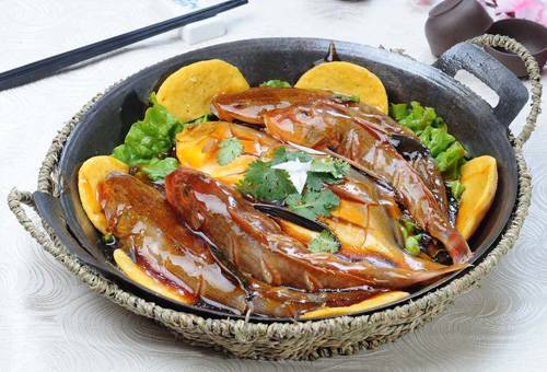 魚鍋餅子的家常做法 美味傳天下