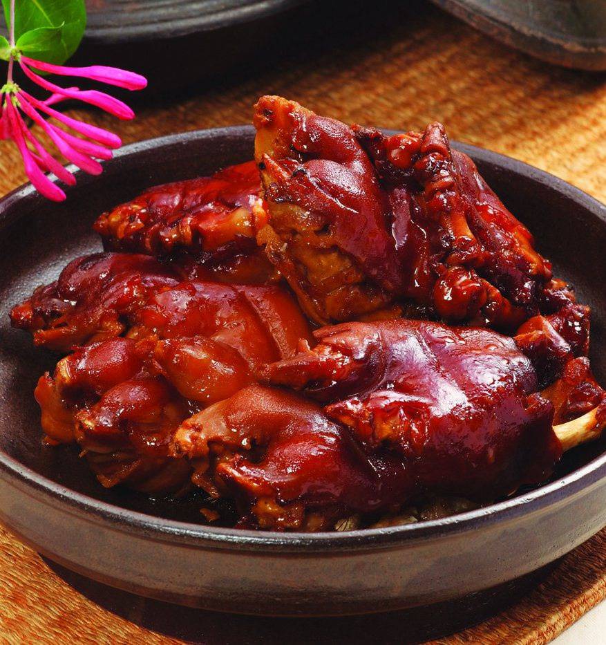 豬腳燉花生的兩大家常做法及營(yíng)養(yǎng)功效