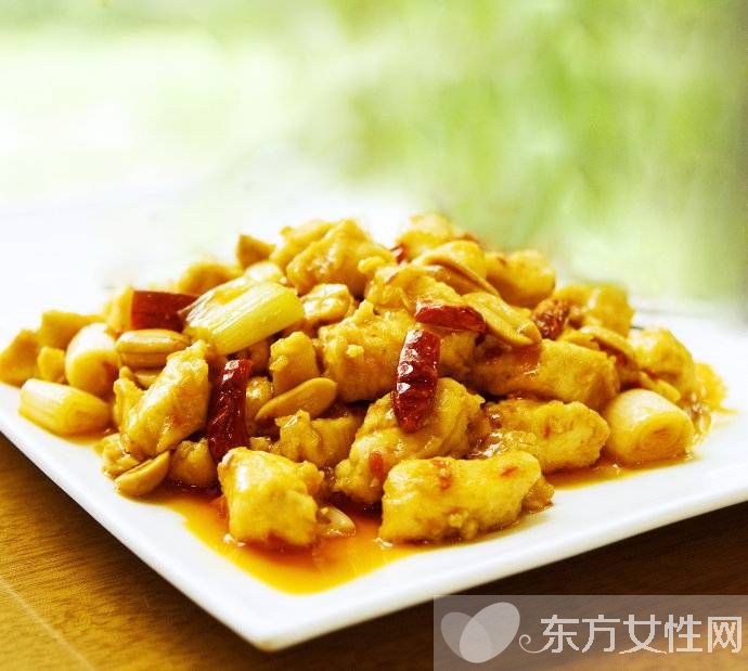 六大步驟輕松掌握美味佳肴宮保雞丁的家常做法