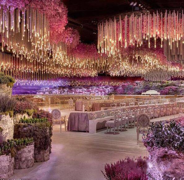 史上最 壕 婚禮現(xiàn)場曝光 新娘剛剛讀大一