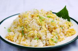 6大訣竅教你雞蛋炒飯?jiān)趺醋鲎詈贸? / data-OuX4=