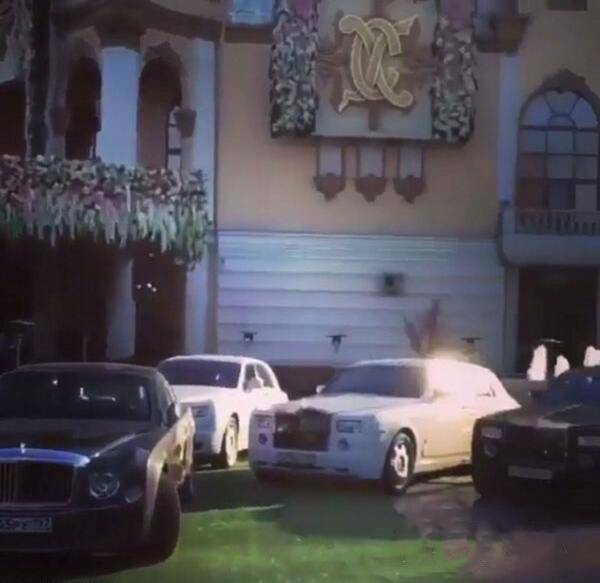 史上最 壕 婚禮現(xiàn)場曝光 新娘剛剛讀大一