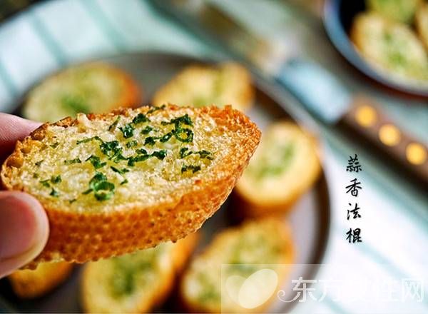 法式經(jīng)典早餐 蒜香法棍面包的做法大公開