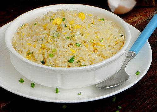 6大訣竅教你雞蛋炒飯?jiān)趺醋鲎詈贸?  p=