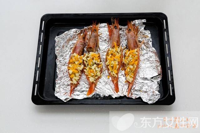 揭芝士焗大蝦做法 芝士焗蝦怎么做好吃