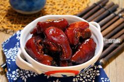 正宗紅燒豬蹄做法 紅亮軟糯美味又營(yíng)養(yǎng)