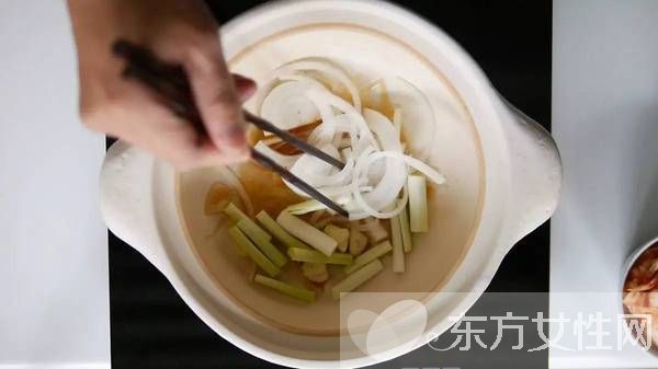 韓式泡菜海鮮鍋 誰說不能一個(gè)人吃火鍋