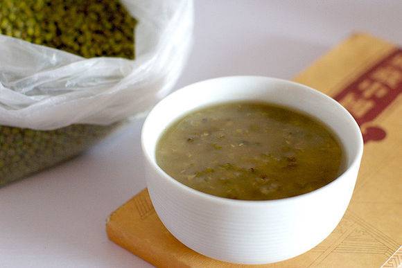 冰鎮(zhèn)綠豆沙的做法 綠豆有哪些功效與作用