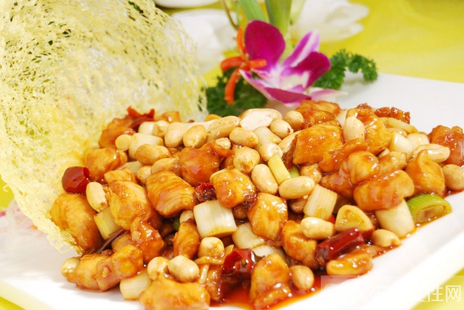 六大步驟輕松掌握美味佳肴宮保雞丁的家常做法