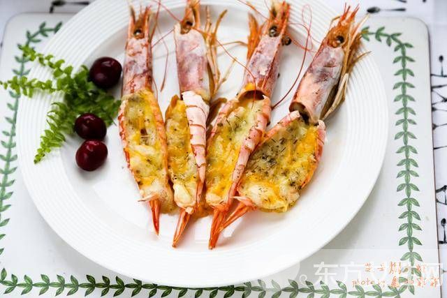 揭芝士焗大蝦做法 芝士焗蝦怎么做好吃