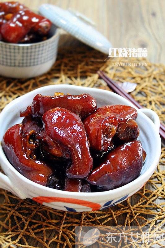 正宗紅燒豬蹄做法 紅亮軟糯美味又營養(yǎng)