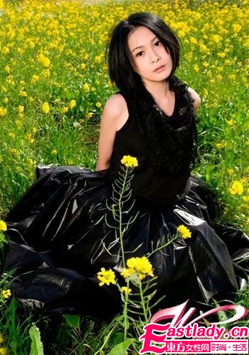 百變奶茶劉若英嫁入豪門  妝扮發(fā)型大分享