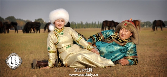 蒙古族婚紗照感受質(zhì)樸的愛(ài)情