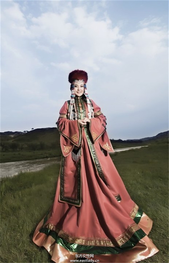 蒙古族婚紗照感受質(zhì)樸的愛(ài)情