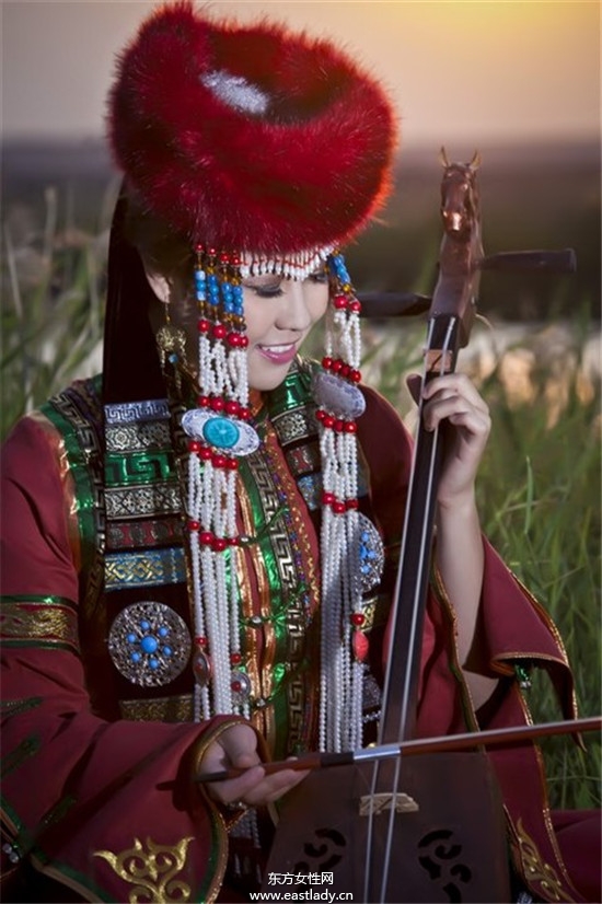 蒙古族婚紗照感受質樸的愛情